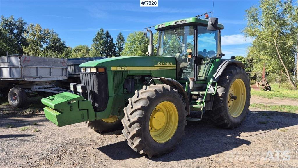 John Deere 8200 Traktoriai
