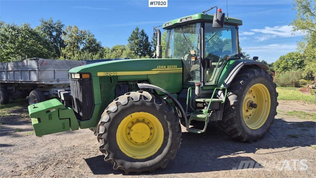 John Deere 8200 Traktoriai