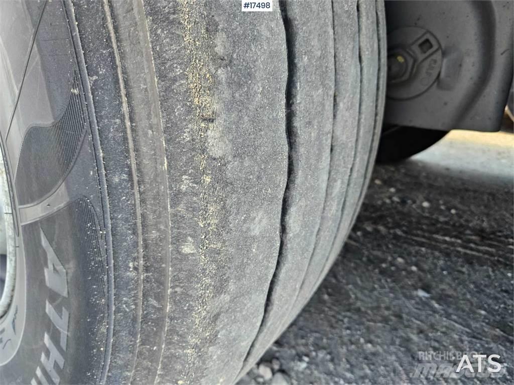 Krone SD Tentinės puspriekabės