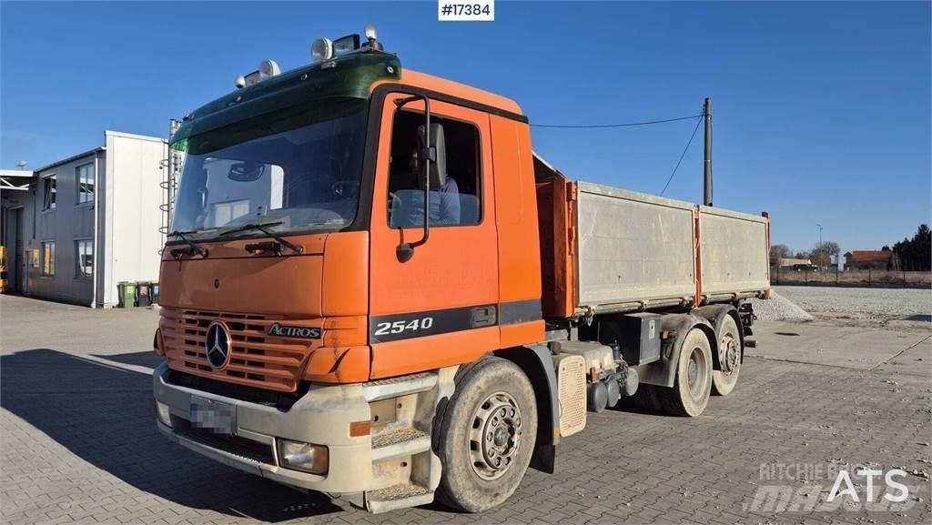 Mercedes-Benz Actros Savivarčių priekabų vilkikai