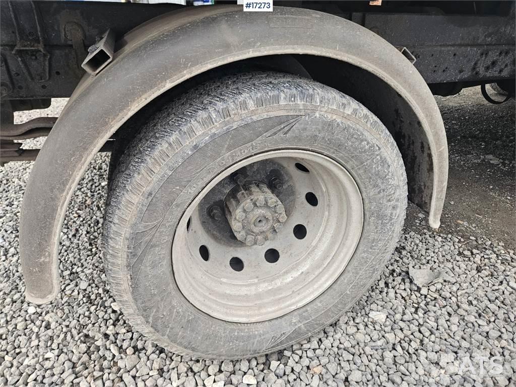 Nissan Cabstar Savivarčių priekabų vilkikai