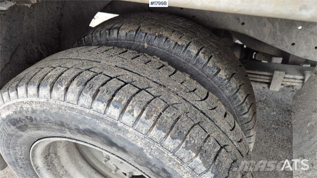 Toyota Dyna Savivarčių priekabų vilkikai