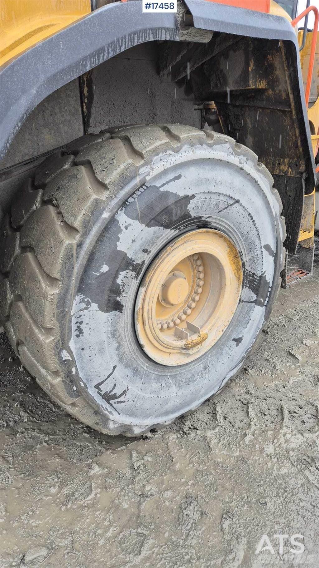 Volvo L220H Naudoti ratiniai krautuvai