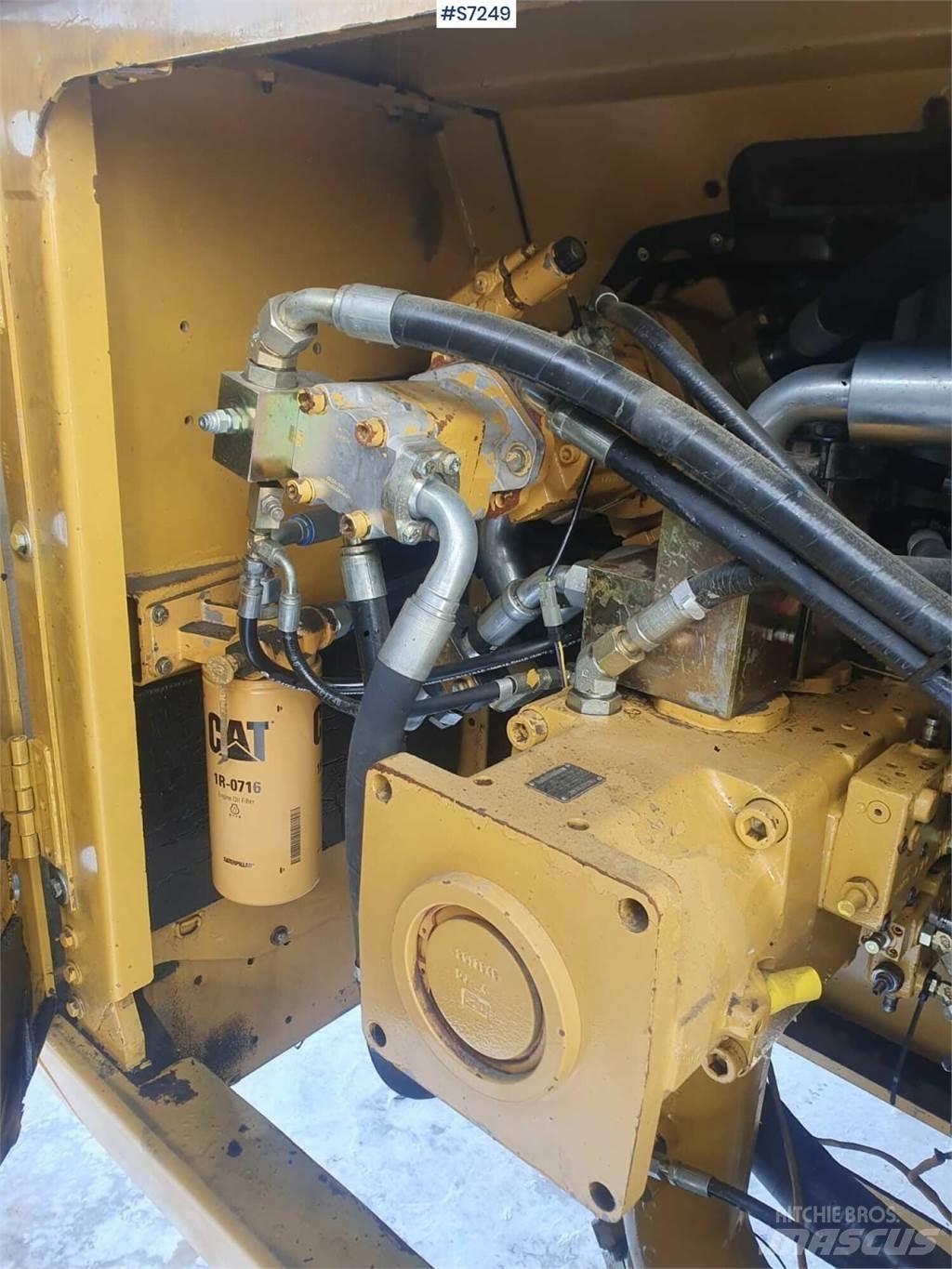 CAT 365C Vikšriniai ekskavatoriai