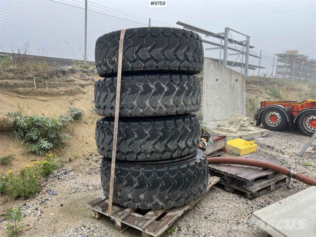  Däck med fälg 20,5R25 Kiti naudoti statybos komponentai