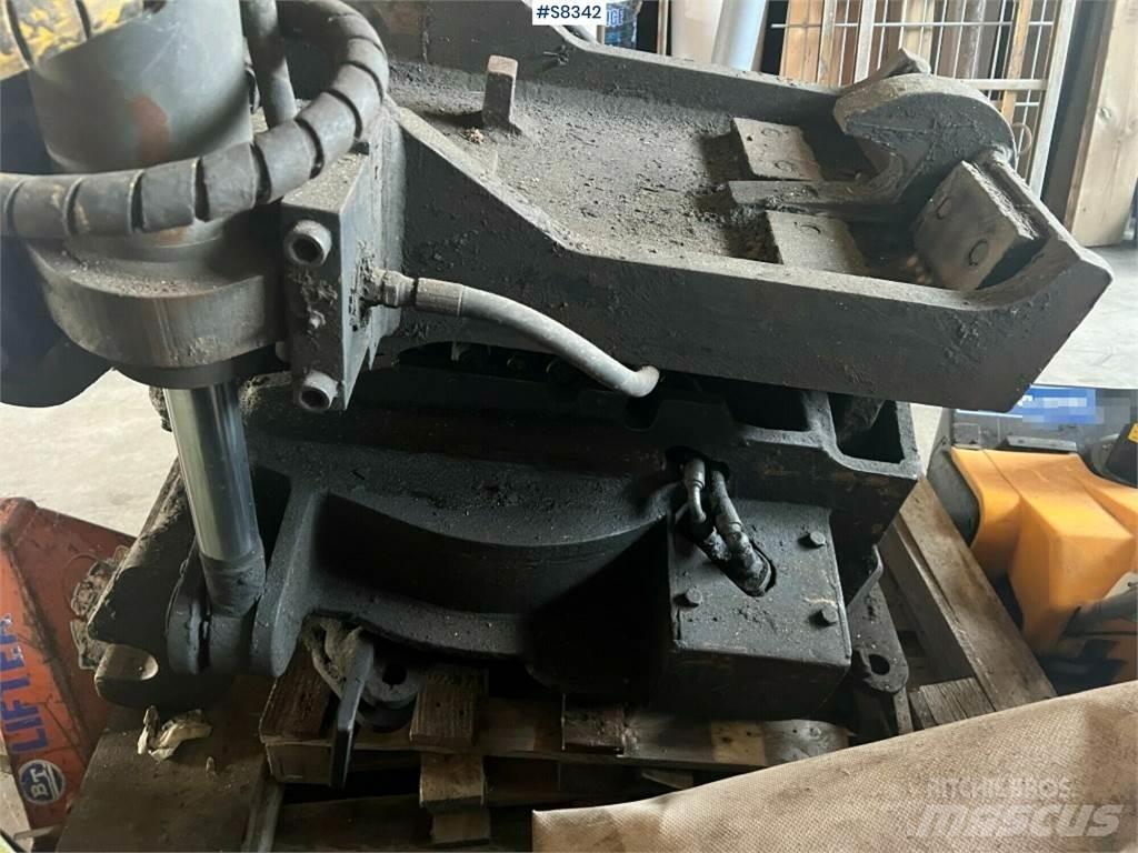 Engcon EC30 Kiti naudoti statybos komponentai