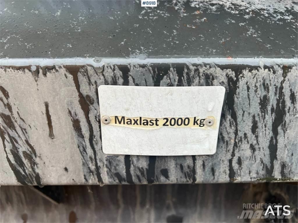 Fliegl TWP 200J Kitos puspriekabės