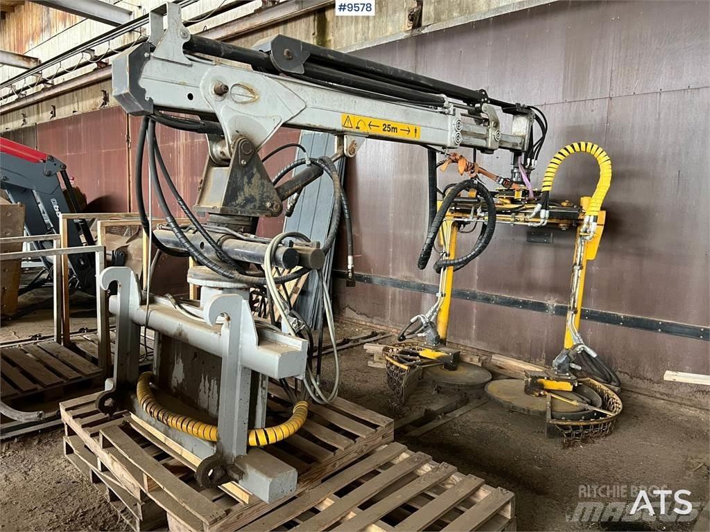  Hinnagårds T125B Asfalto smulkinimo technika