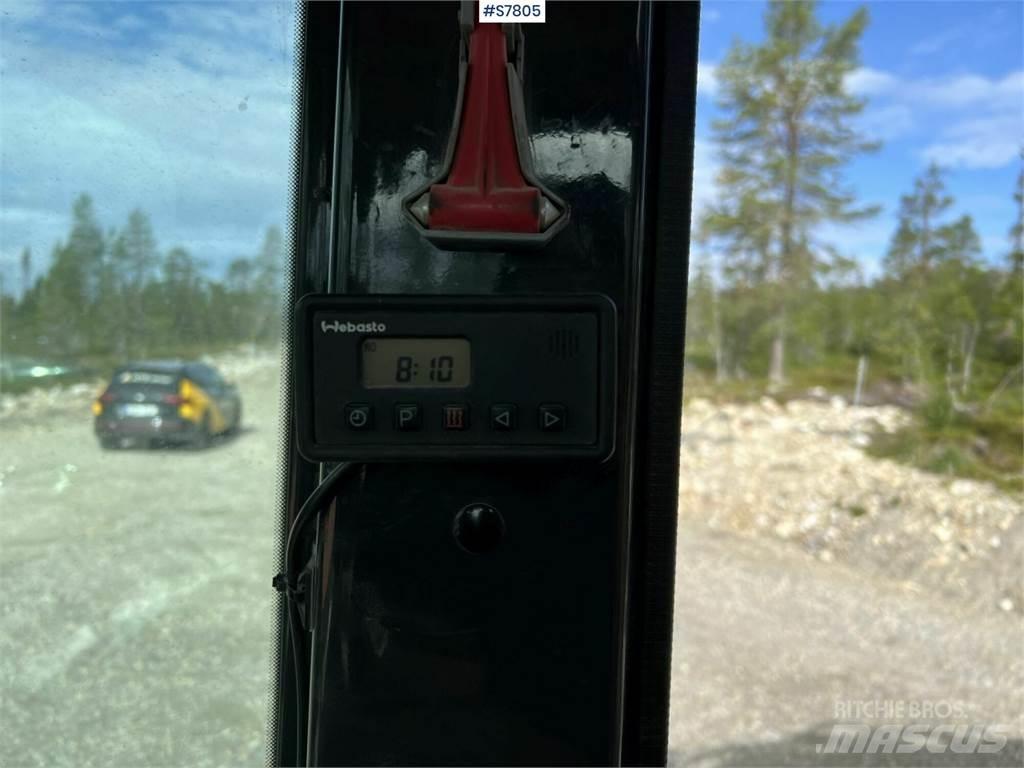 Hitachi ZX210LC-5B Vikšriniai ekskavatoriai