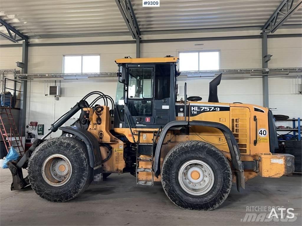 Hyundai HL757TM-9 Ratiniai buldozeriai