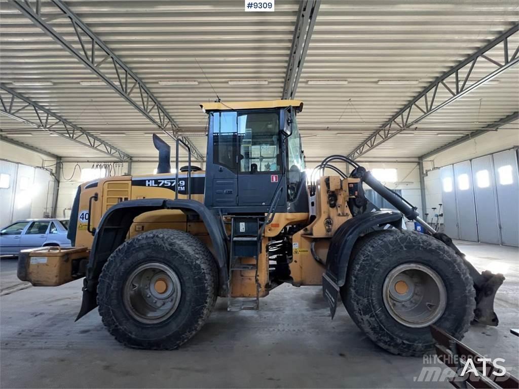 Hyundai HL757TM-9 Ratiniai buldozeriai