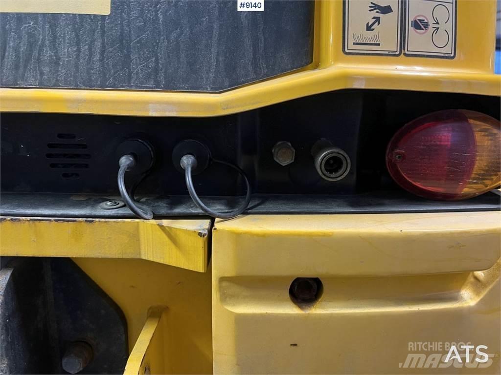 JCB 409 T4 Ratiniai buldozeriai