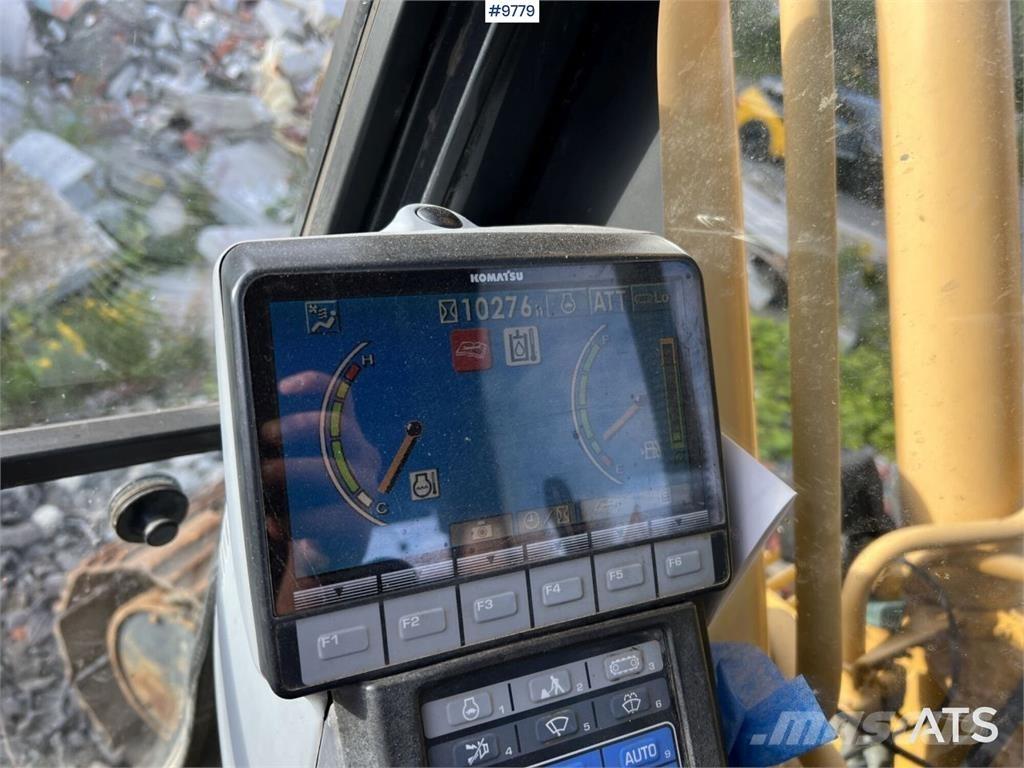 Komatsu PC210LC-8 Vikšriniai ekskavatoriai