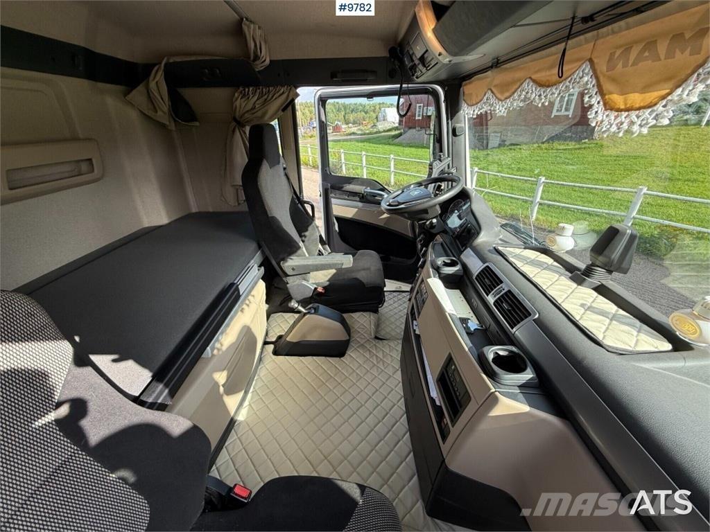 MAN TGX 26.500 6X2 Sunkvežimiai su keliamuoju kabliu
