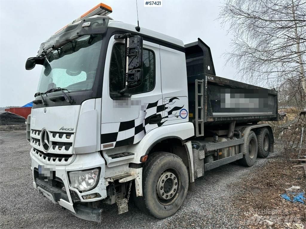 Mercedes-Benz Arocs Savivarčių priekabų vilkikai