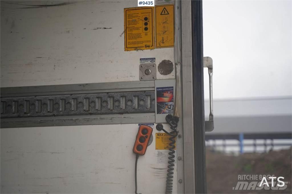 Mercedes-Benz ATEGO Sunkvežimiai su dengtu kėbulu