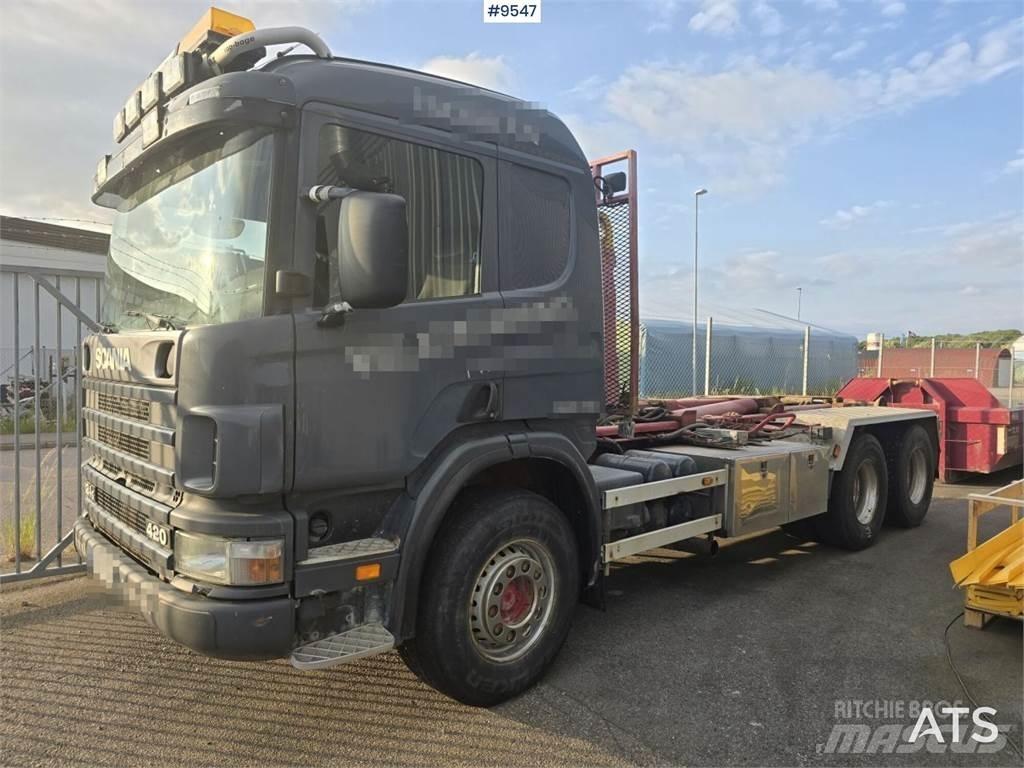 Scania P124 Sunkvežimiai su keliamuoju kabliu