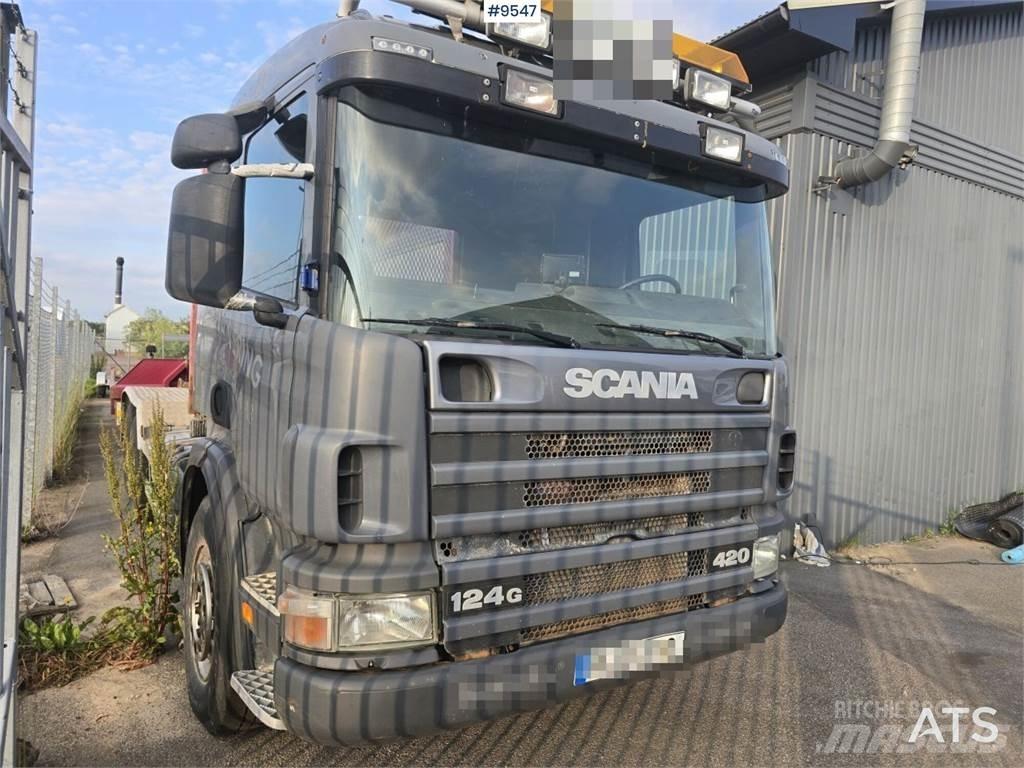 Scania P124 Sunkvežimiai su keliamuoju kabliu