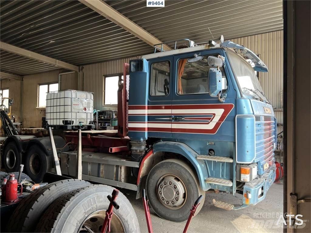 Scania R143 Sunkvežimiai su keliamuoju kabliu