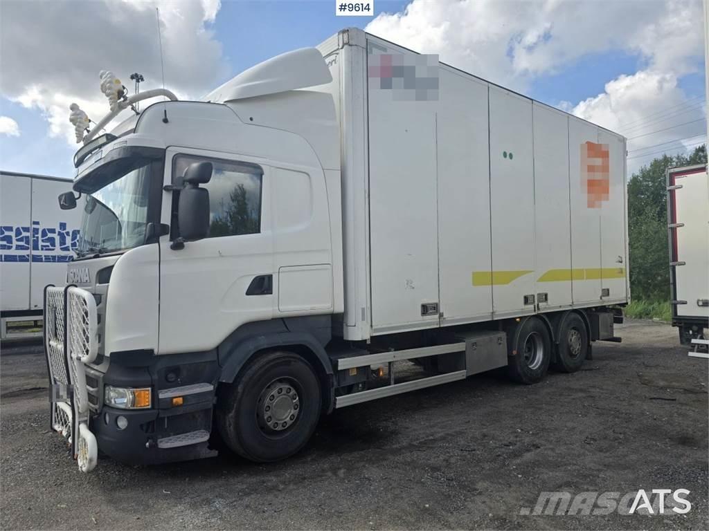 Scania R490 Sunkvežimiai su dengtu kėbulu