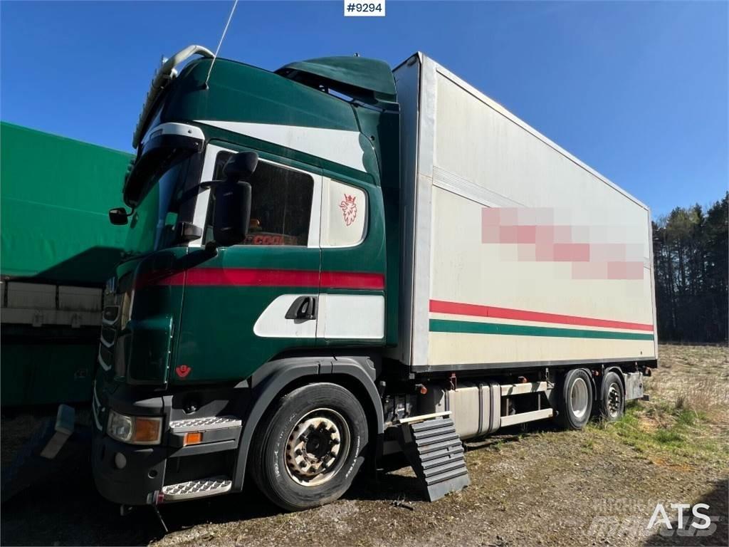 Scania R620 Sunkvežimiai su dengtu kėbulu