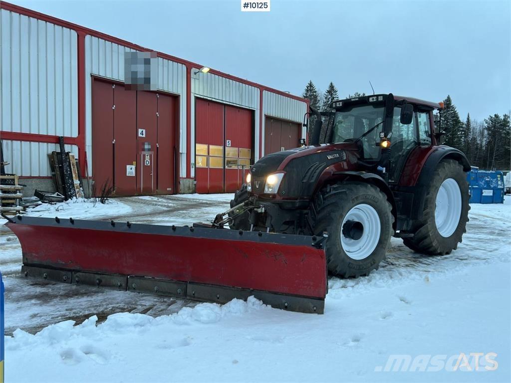 Valtra T213 Traktoriai