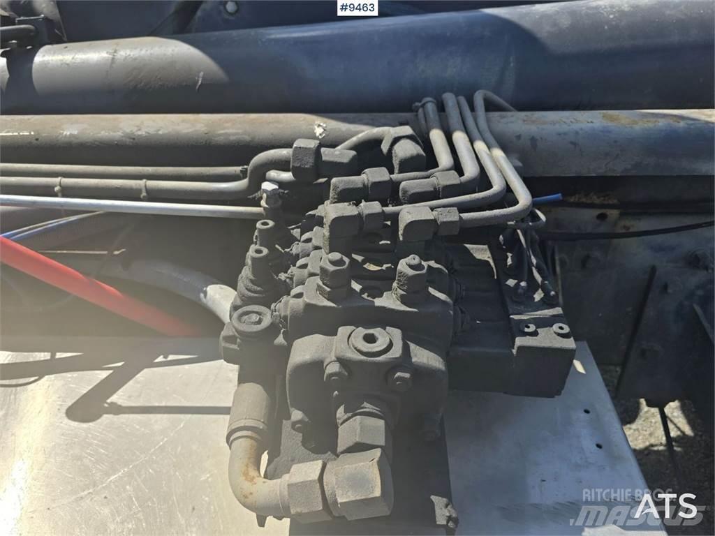 Volvo FH12 Sunkvežimiai su keliamuoju kabliu