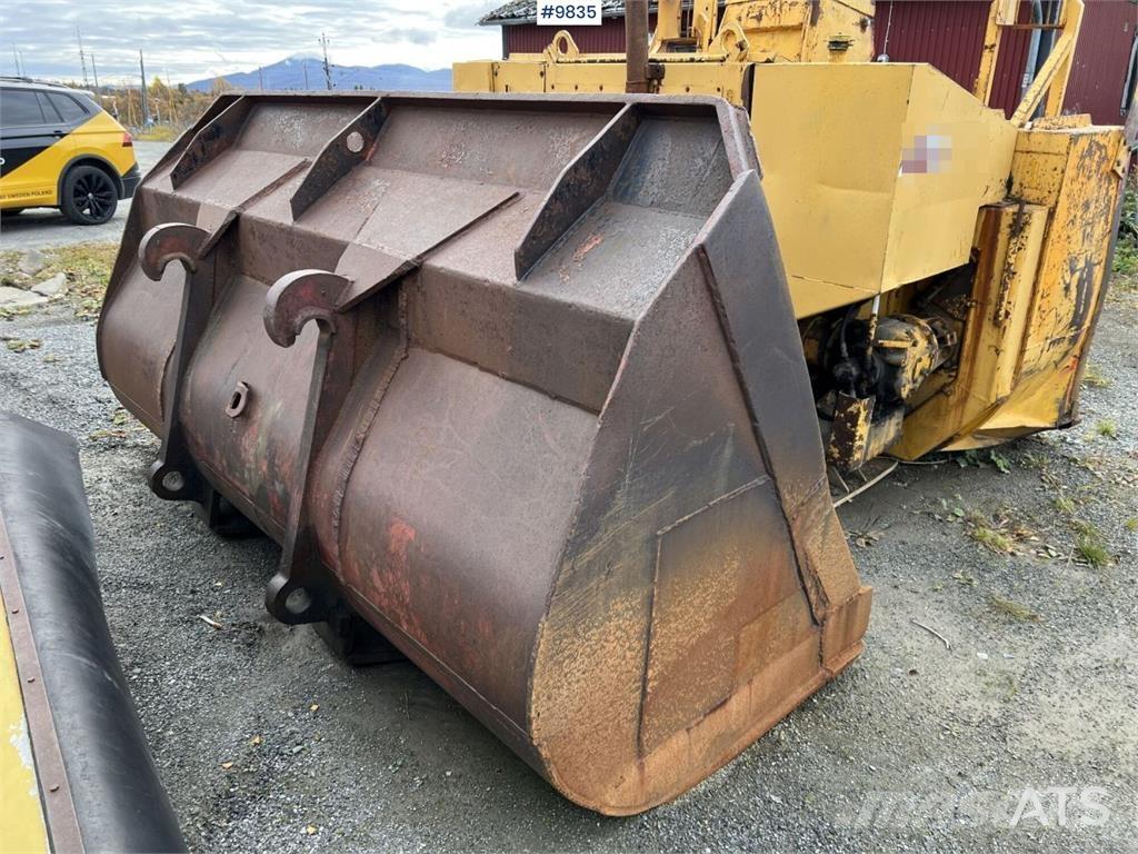 Volvo L180C Naudoti ratiniai krautuvai