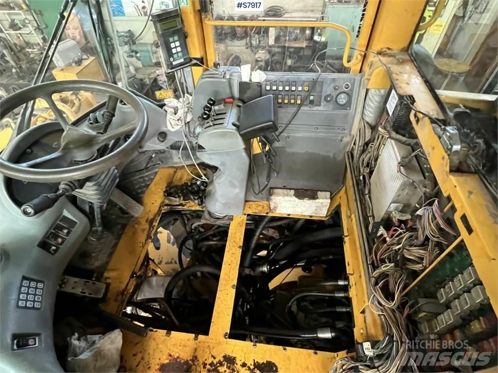 Volvo L220D Naudoti ratiniai krautuvai