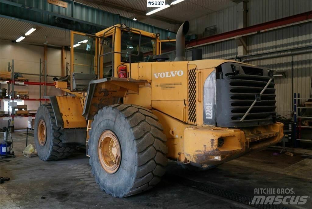 Volvo L220E Naudoti ratiniai krautuvai