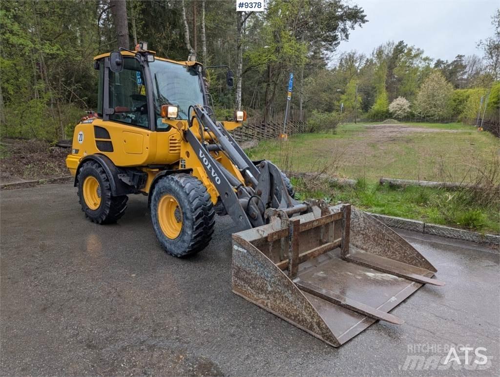 Volvo L25F Ratiniai buldozeriai
