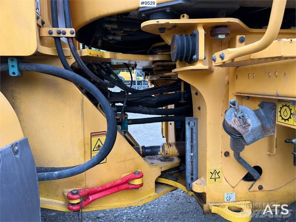 Volvo L60F Naudoti ratiniai krautuvai