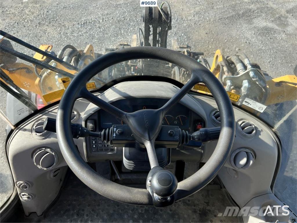 Volvo L60G Naudoti ratiniai krautuvai