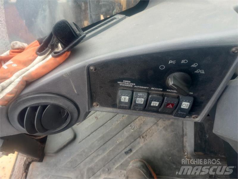 CAT 930 G Naudoti ratiniai krautuvai