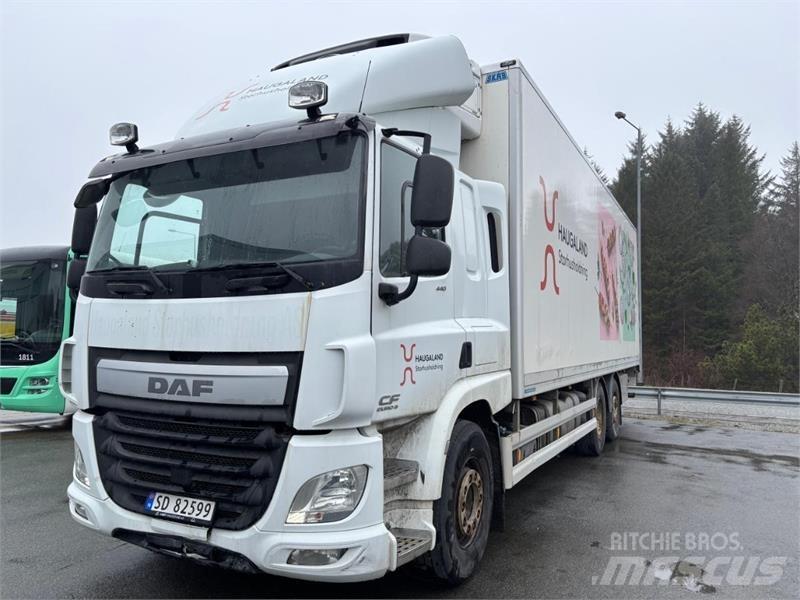 DAF CF Sunkvežimiai su dengtu kėbulu