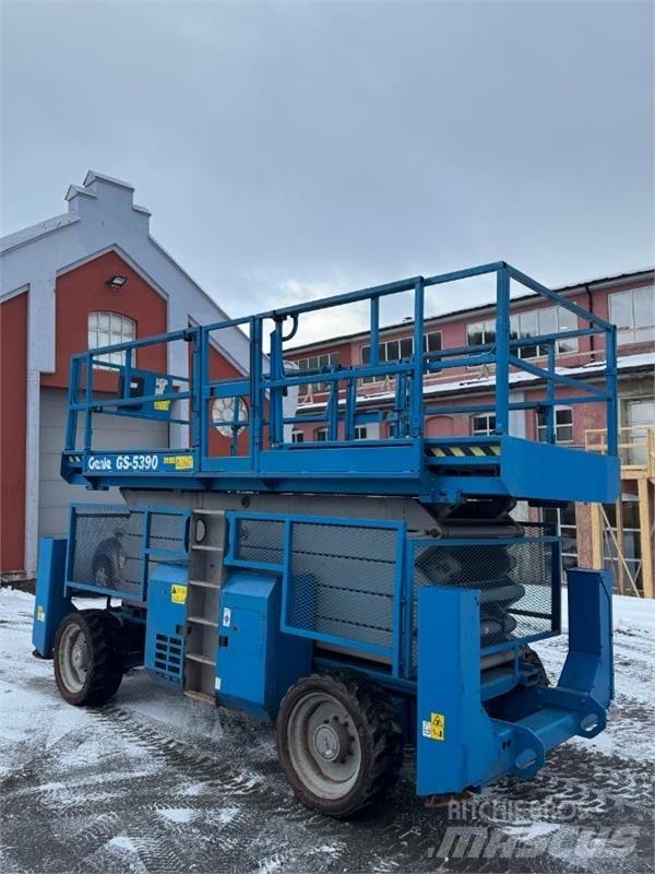Genie 5390 Žirkliniai keltuvai