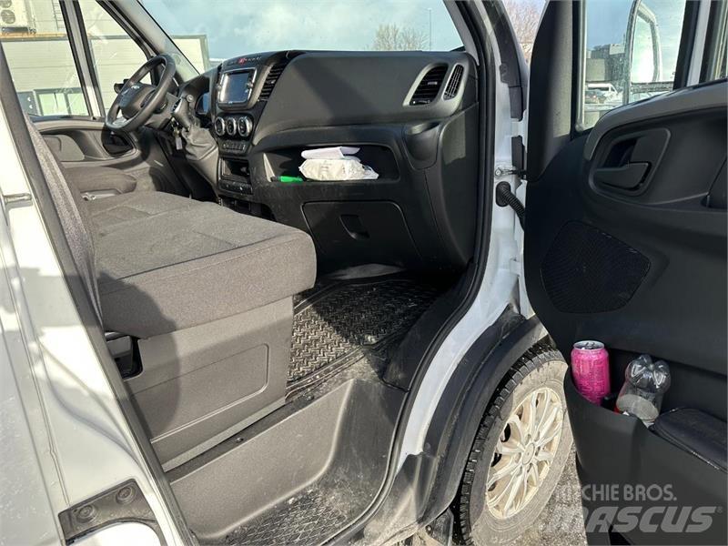 Iveco Daily Lengvieji automobiliai