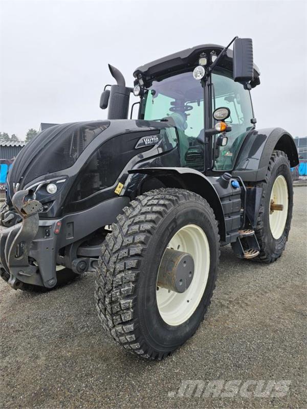 Valtra S374 Traktoriai