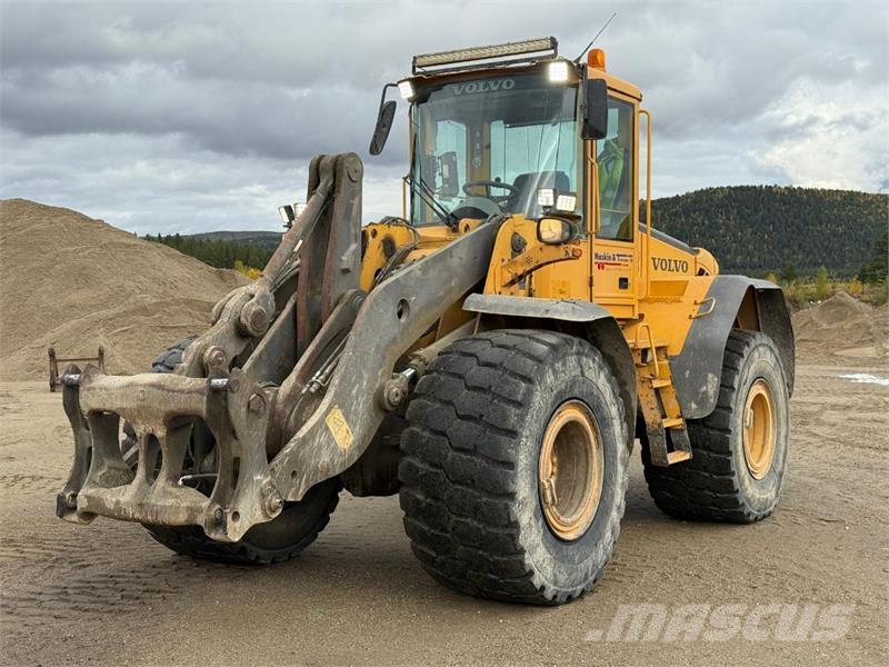 Volvo L120E Naudoti ratiniai krautuvai