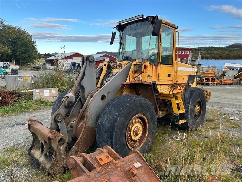 Volvo L90D Naudoti ratiniai krautuvai