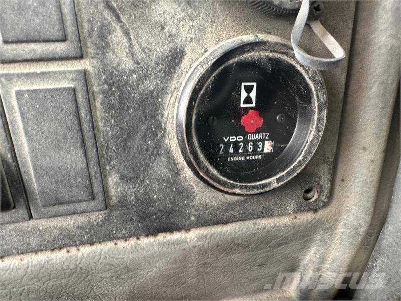 Volvo L90D Naudoti ratiniai krautuvai