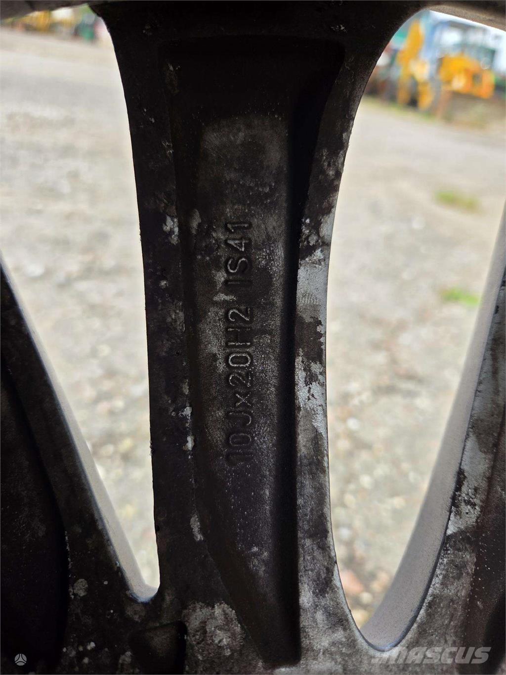 BMW  Padangos, ratai ir ratlankiai