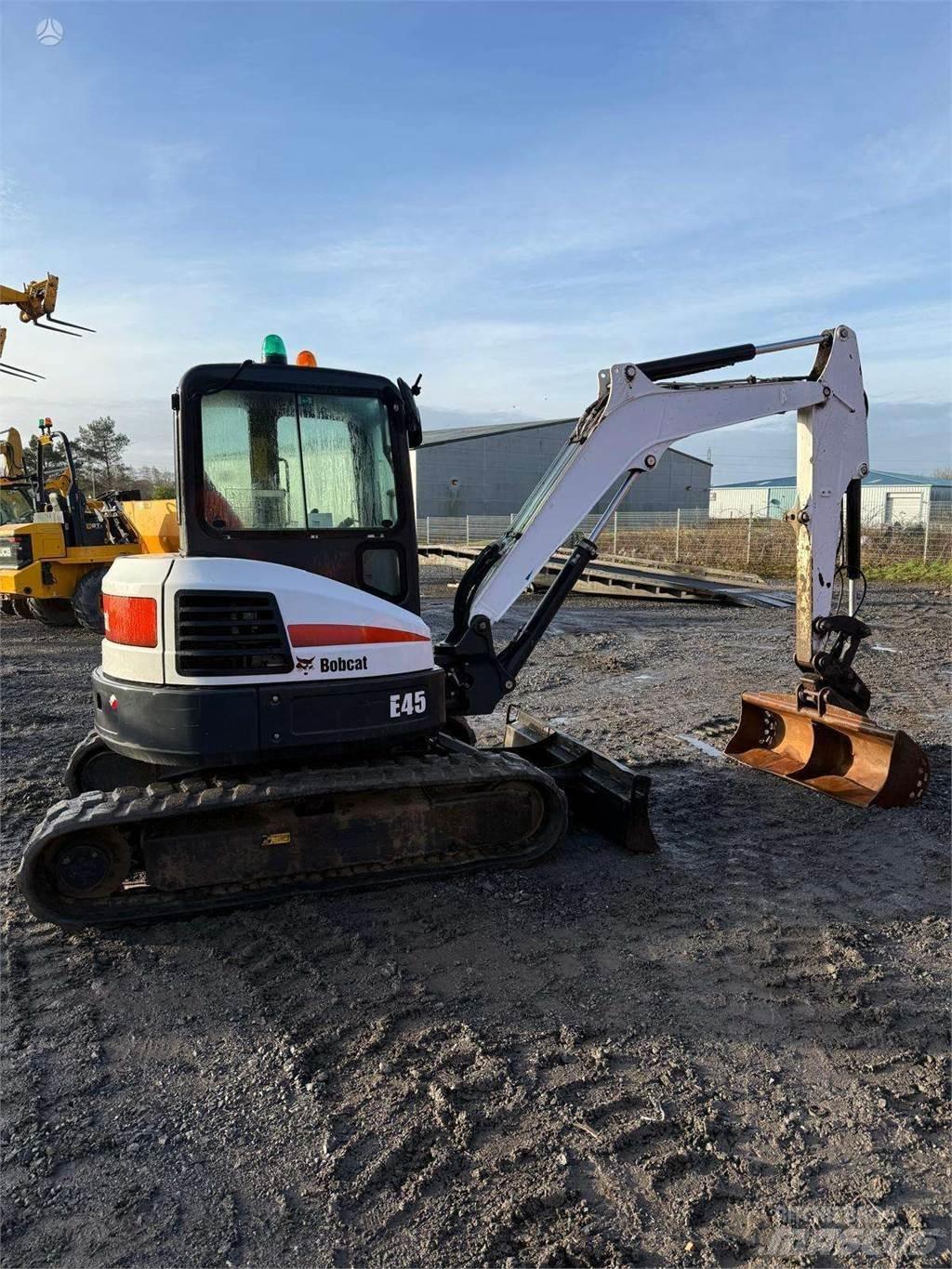Bobcat E45 Vikšriniai ekskavatoriai