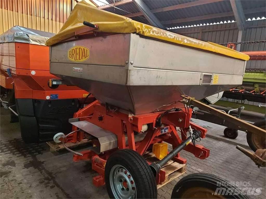 Bredal F2 2500 Mineralinių trąšų barstytuvai
