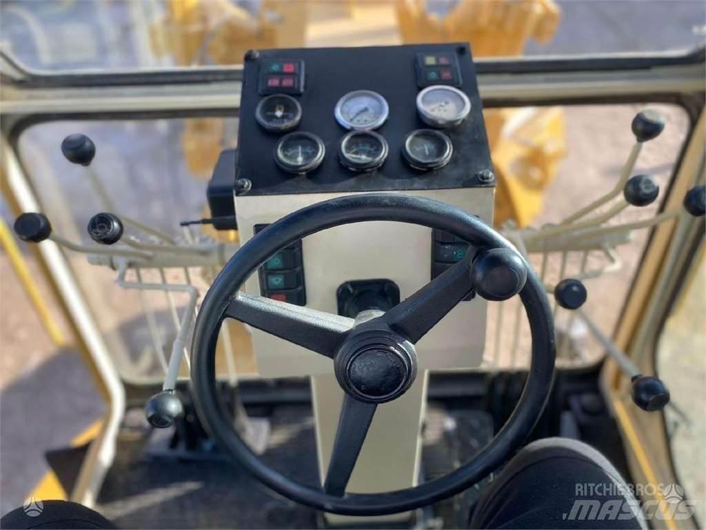 CAT 140 H Greideriai