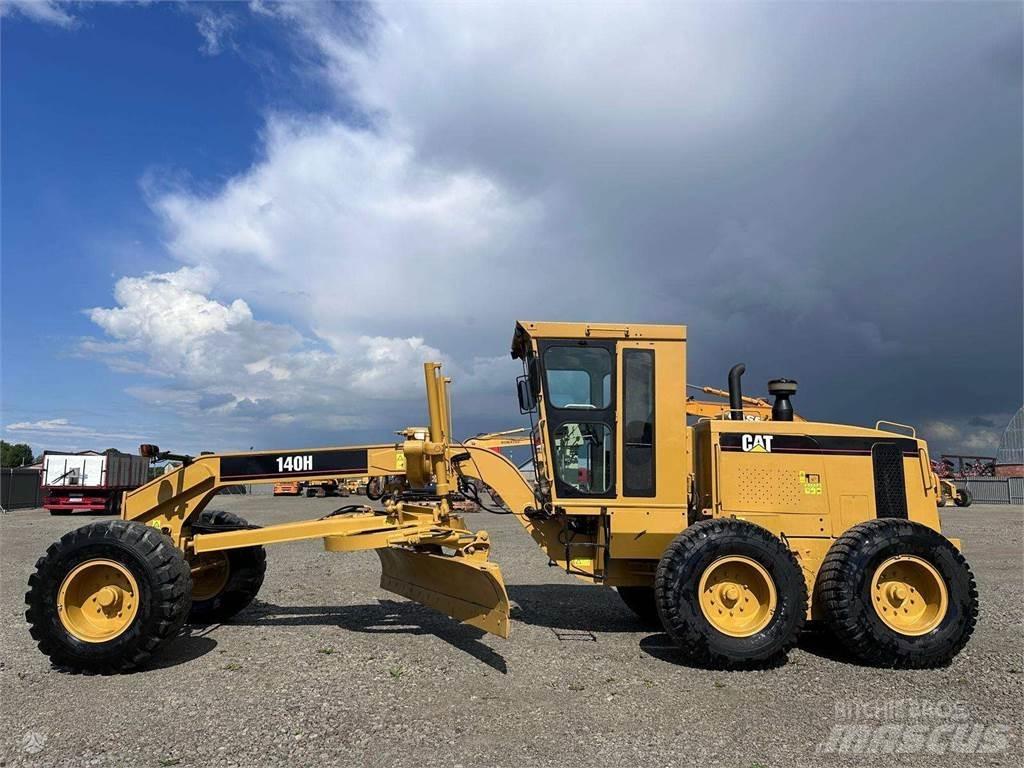 CAT 140 H Greideriai