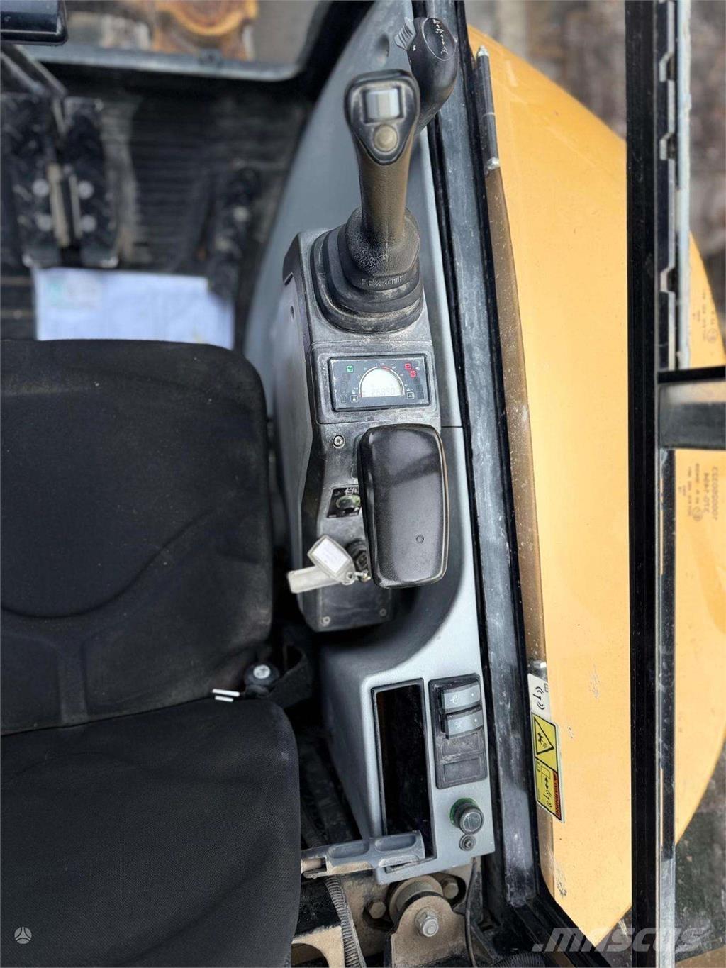 CAT 302.7 DCR Mini ekskavatoriai < 7 t