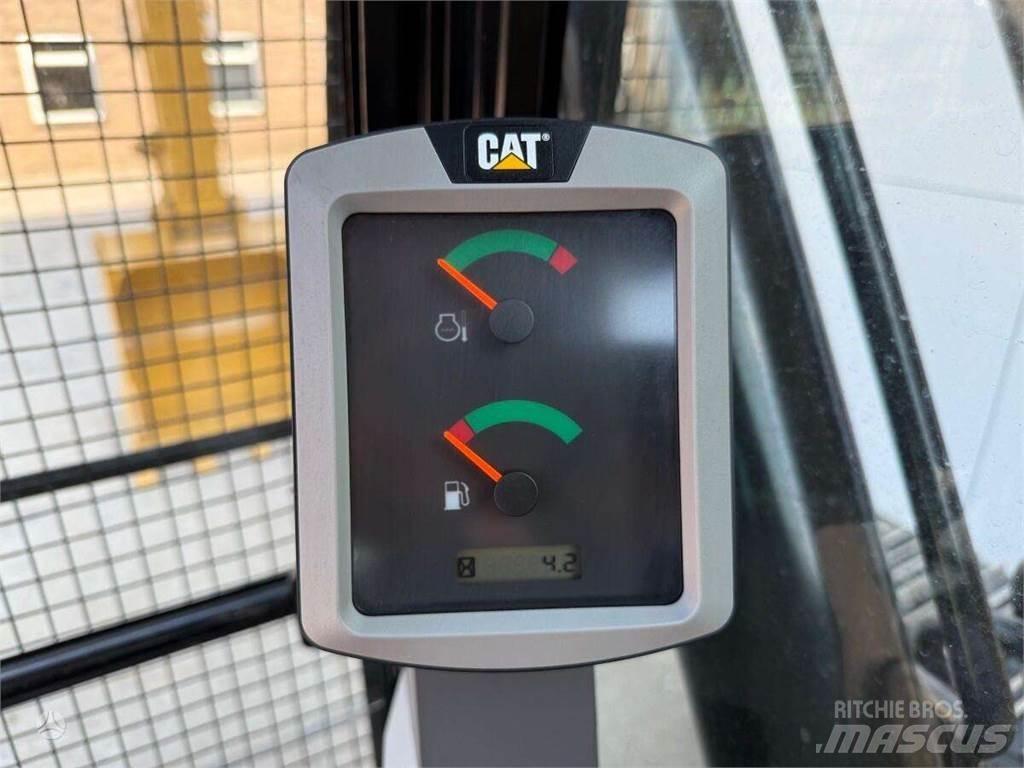 CAT 320D3 Vikšriniai ekskavatoriai