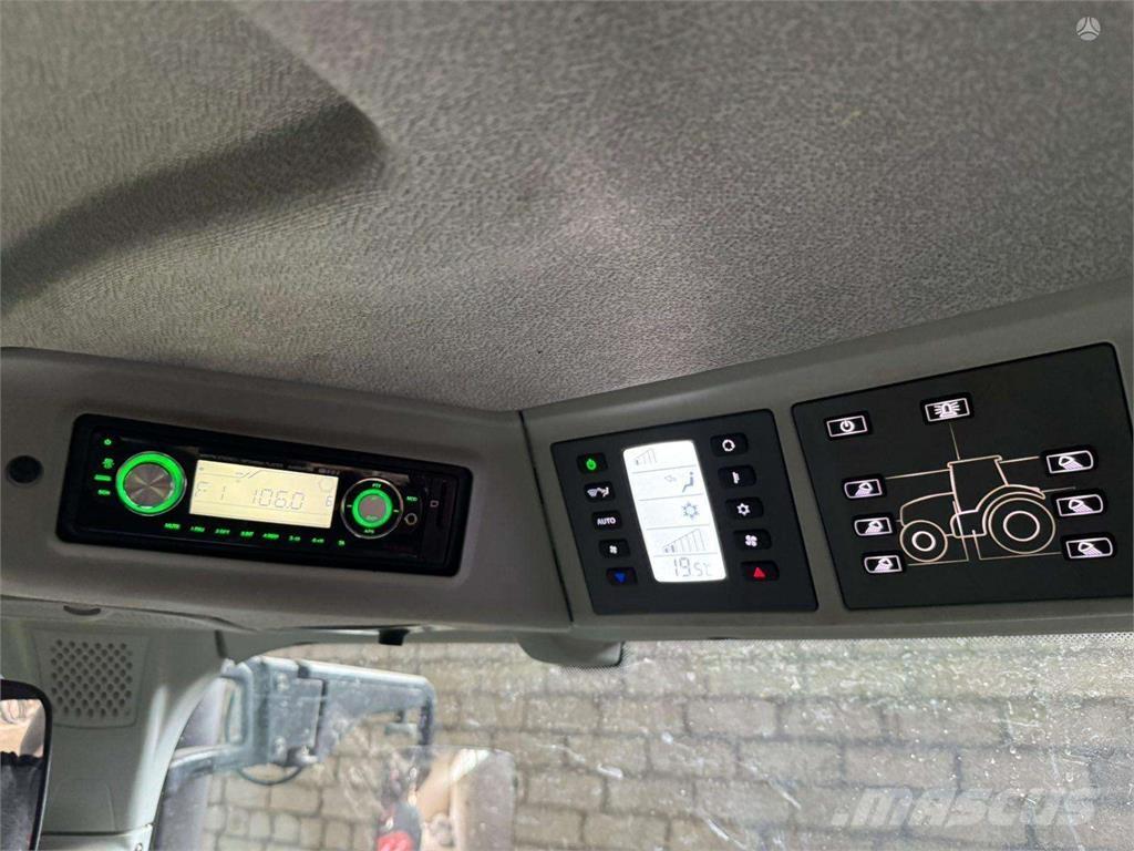 CLAAS Axion 870 Traktoriai