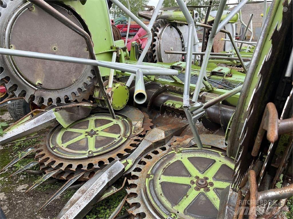 CLAAS Jaguar 870 Formuojančios žoliapjovės